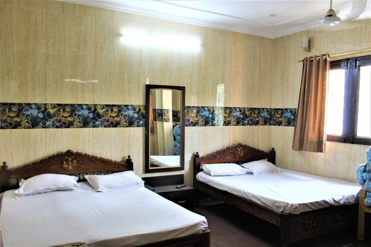 Central Guest House , Walk In Dargah & Markaz Ню Делхи Екстериор снимка