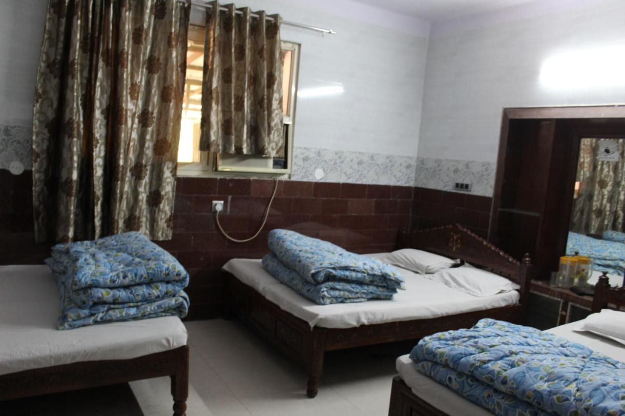 Central Guest House , Walk In Dargah & Markaz Ню Делхи Екстериор снимка