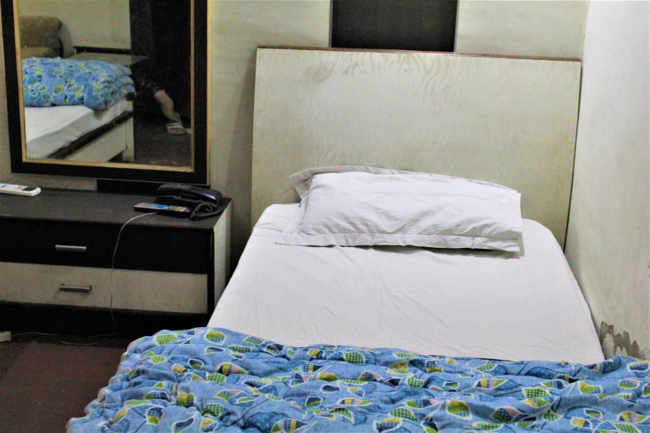 Central Guest House , Walk In Dargah & Markaz Ню Делхи Екстериор снимка