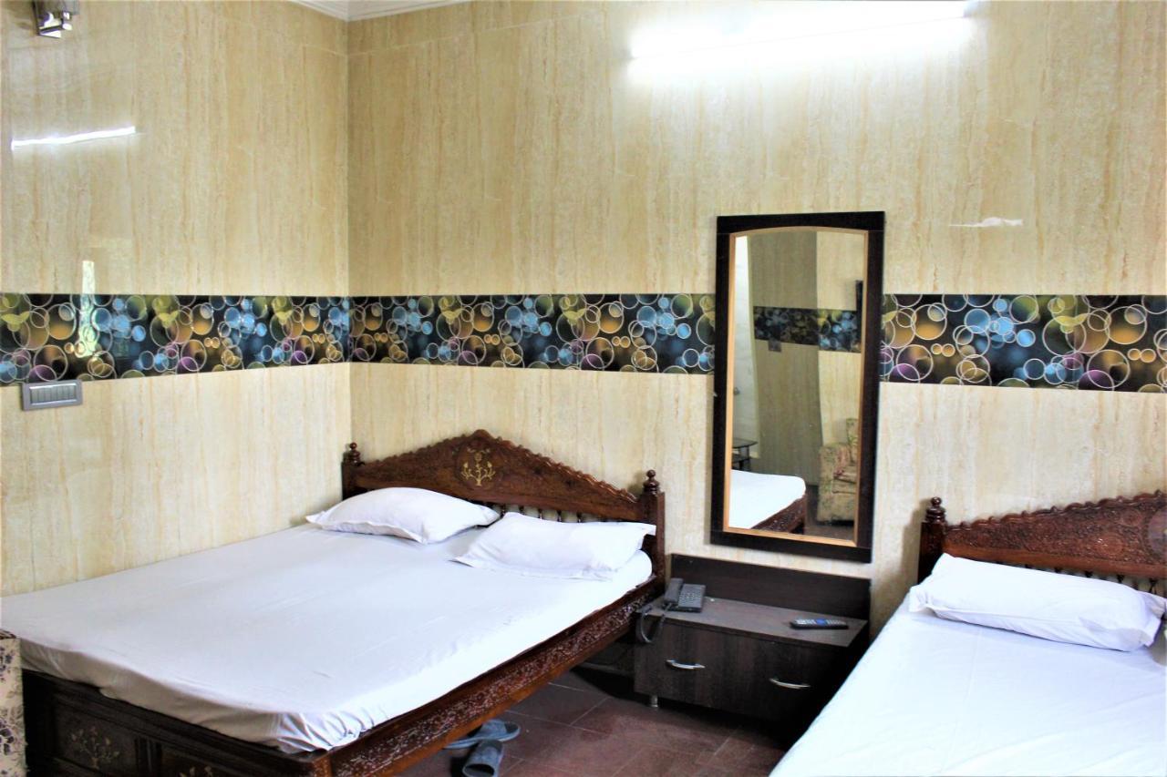 Central Guest House , Walk In Dargah & Markaz Ню Делхи Екстериор снимка